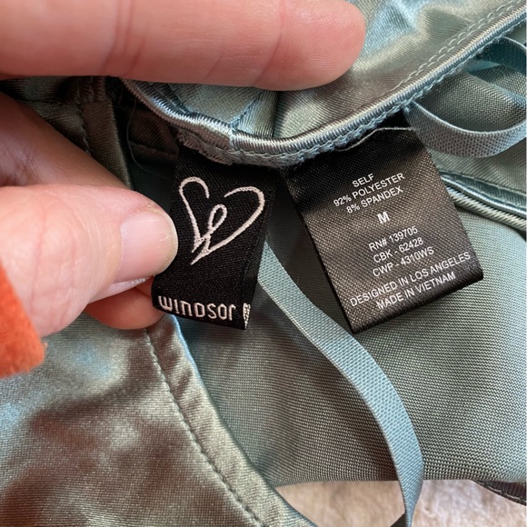 NWT Windsor Shiny Dress w Slit (M) - Picture 3 of 9